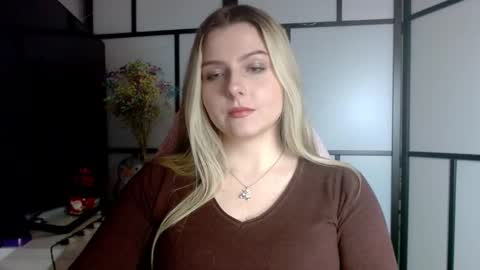 Snapshot of britneyglow chatting on January 3, 2025, 4:16 pm BritneyGlow online show from January 3, 2025, 4:16 pm