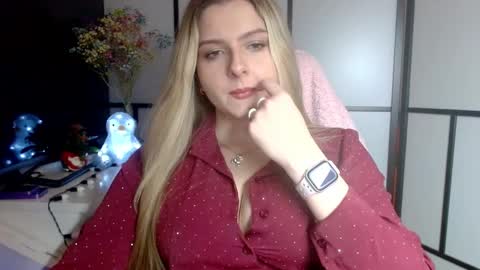 Snapshot of britneyglow chatting on January 11, 2025, 9:57 pm BritneyGlow online show from January 11, 2025, 9:57 pm