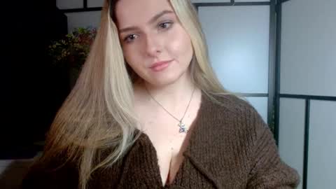 Snapshot of britneyglow chatting on January 15, 2025, 6:51 pm BritneyGlow online show from January 15, 2025, 6:51 pm