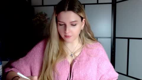 Snapshot of britneyglow chatting on January 23, 2025, 10:44 pm BritneyGlow online show from January 23, 2025, 10:44 pm