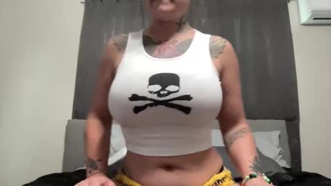BritnieSparxx online show from May 13, 2026, 9:11 pm