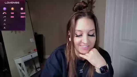 Snapshot of brookebee27 chatting on December 7, 2024, 3:04 am brookebee online show from December 7, 2024, 3:04 am