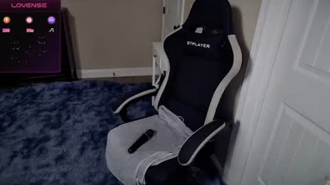 Snapshot of brookebee27 chatting on March 8, 2025, 12:33 am brookebee online show from March 8, 2025, 12:33 am