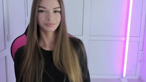 Snapshot of brooklunglow_ chatting on June 11, 2026, 12:47 pm Vlada online show from June 11, 2026, 12:47 pm