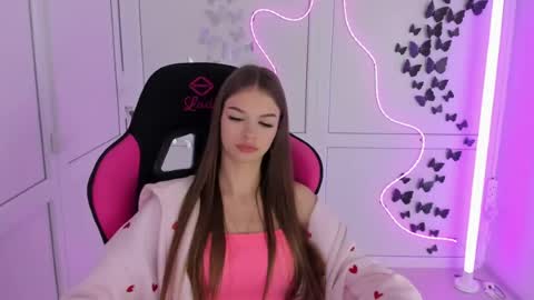 Snapshot of brooklunglow_ chatting on July 6, 2026, 3:03 pm Vlada online show from July 6, 2026, 3:03 pm