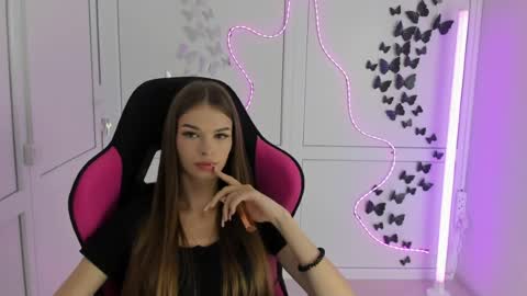 Snapshot of brooklunglow_ chatting on July 11, 2026, 12:08 pm Vlada online show from July 11, 2026, 12:08 pm