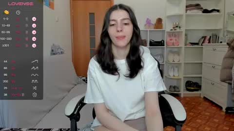 Snapshot of broosnica1 chatting on April 24, 2026, 7:44 am broosnica1 online show from April 24, 2026, 7:44 am