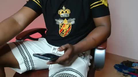 Snapshot of brown_king_00 chatting on November 11, 2025, 12:38 pm brown_king_00 online show from November 11, 2025, 12:38 pm