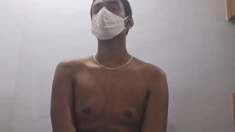 Snapshot of brownguy2505 chatting on December 21, 2025, 8:27 pm brownguy2505 online show from December 21, 2025, 8:27 pm