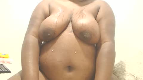 brownn_ebonnny online show from April 28, 2026, 2:27 am