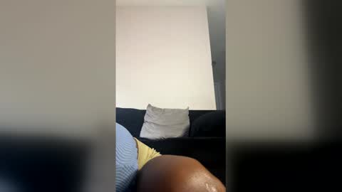 brownnnjuicy online show from December 17, 2025, 2:12 pm