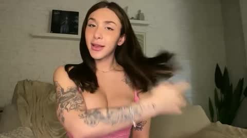 bru_prado online show from October 22, 2025, 5:41 am