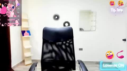 bruce_1111 online show from September 13, 2025, 6:08 pm