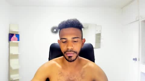 bruce_1111 online show from September 19, 2025, 12:56 am