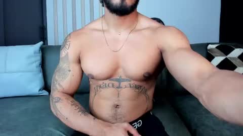 Snapshot of bruce_roldan chatting on July 2, 2026, 1:05 am bruce roldan online show from July 2, 2026, 1:05 am