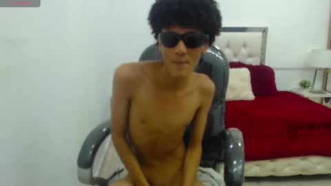 Snapshot of bruce_twink chatting on February 19, 2025, 3:49 pm B R U C E T W I N K online show from February 19, 2025, 3:49 pm