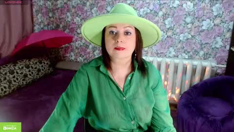 Julia online show from April 27, 2026, 9:13 pm