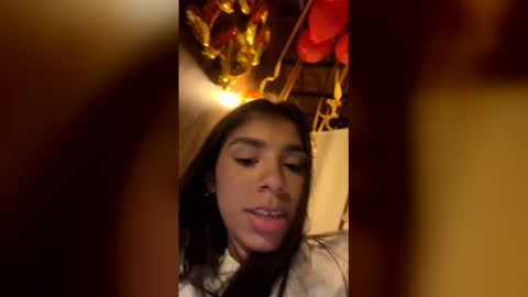 Snapshot of brunetteadams001 chatting on January 7, 2026, 3:42 am SARAH online show from January 7, 2026, 3:42 am