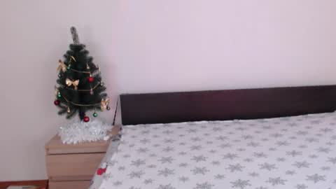 Snapshot of brunettgirl_ chatting on December 23, 2025, 8:23 am Ellis online show from December 23, 2025, 8:23 am