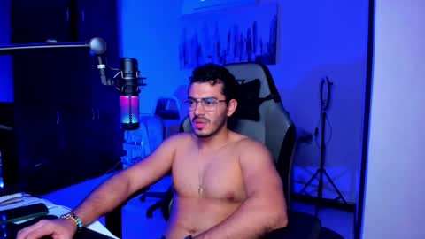 Snapshot of bruno_diaz31 chatting on November 15, 2025, 11:21 pm Bruno online show from November 15, 2025, 11:21 pm