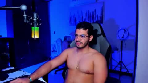 Snapshot of bruno_diaz31 chatting on November 18, 2025, 10:36 pm Bruno online show from November 18, 2025, 10:36 pm