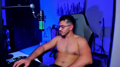 Snapshot of bruno_diaz31 chatting on November 30, 2025, 5:00 am Bruno online show from November 30, 2025, 5:00 am