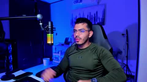 Snapshot of bruno_diaz31 chatting on December 2, 2025, 3:23 am Bruno online show from December 2, 2025, 3:23 am