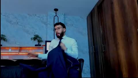 Andres Suarez online show from March 4, 2025, 4:52 pm