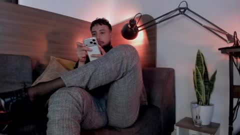Snapshot of bruno_woods chatting on May 4, 2026, 4:25 pm Andres Suarez online show from May 4, 2026, 4:25 pm