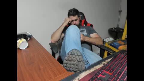 Snapshot of brutalmaster1983 chatting on November 4, 2025, 7:46 pm BRUTALMASTER1983 online show from November 4, 2025, 7:46 pm