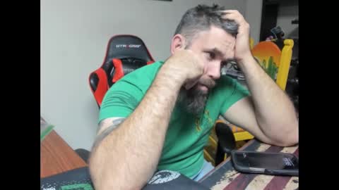 Snapshot of brutalmaster1983 chatting on November 17, 2025, 4:18 am BRUTALMASTER1983 online show from November 17, 2025, 4:18 am