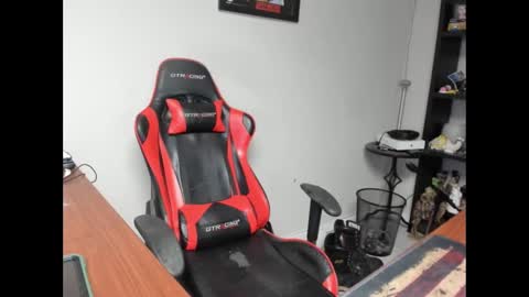 Snapshot of brutalmaster1983 chatting on November 18, 2025, 6:56 pm BRUTALMASTER1983 online show from November 18, 2025, 6:56 pm