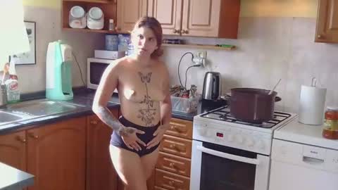 brutecia online show from October 11, 2025, 8:57 am