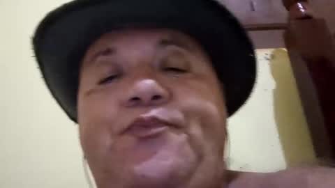 Snapshot of brwbhhh chatting on March 11, 2026, 1:55 am brwbhhh online show from March 11, 2026, 1:55 am