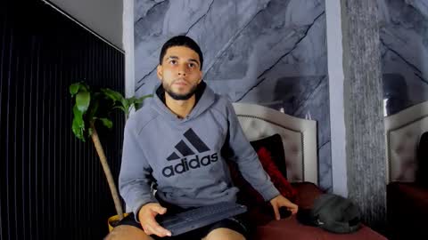 Snapshot of bry_dalton chatting on November 14, 2025, 4:33 am Bry Dalton online show from November 14, 2025, 4:33 am