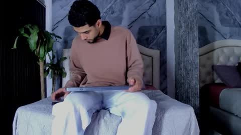 Snapshot of bry_dalton chatting on December 17, 2025, 4:18 am Bry Dalton online show from December 17, 2025, 4:18 am