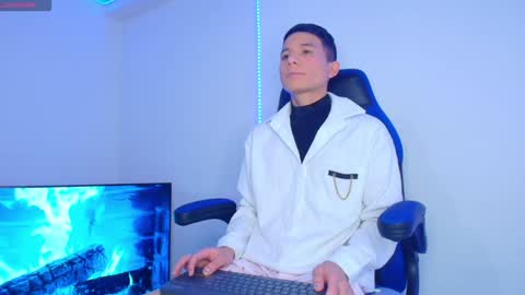 BRYAM INDEPENDENT MODEL online show from February 1, 2025, 3:30 am