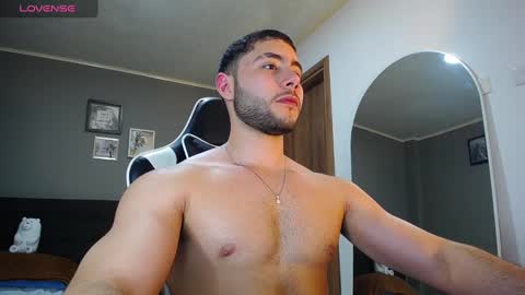 Snapshot of bryan_oficials chatting on January 8, 2025, 12:38 am bryan_oficials online show from January 8, 2025, 12:38 am