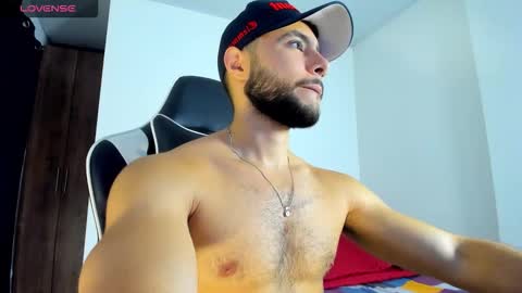 Snapshot of bryan_oficials chatting on October 5, 2025, 1:59 am bryan_oficials online show from October 5, 2025, 1:59 am