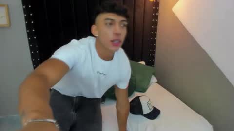 Snapshot of bryan_robayo5 chatting on November 30, 2025, 12:09 pm Bryan online show from November 30, 2025, 12:09 pm