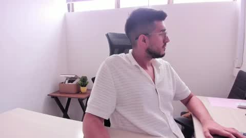 bry online show from March 2, 2025, 4:32 pm