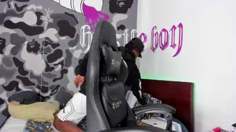 Snapshot of bryxon777 chatting on April 5, 2026, 3:42 pm BRYSON online show from April 5, 2026, 3:42 pm