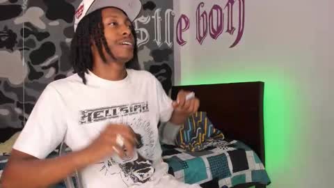 Bryxon  online show from December 16, 2025, 10:59 pm