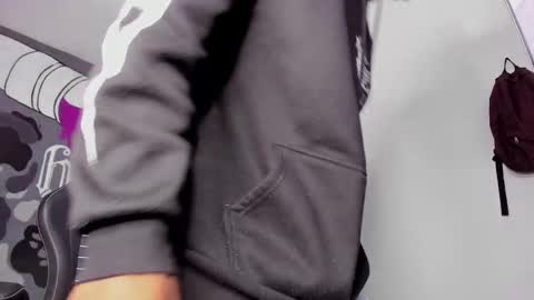 Bryxon  online show from February 20, 2026, 7:54 am