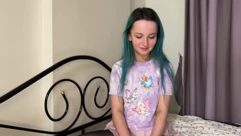 bubble_b00 online show from February 10, 2025, 7:38 pm