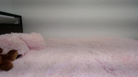 Snapshot of bubble_girl_lo chatting on March 6, 2026, 5:48 am Queen Lola XXX online show from March 6, 2026, 5:48 am