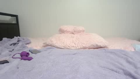 Snapshot of bubble_girl_lo chatting on March 11, 2026, 7:36 am Queen Lola XXX online show from March 11, 2026, 7:36 am