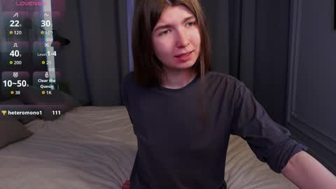 bubble_kiss online show from April 11, 2026, 2:43 pm