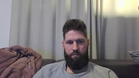 bubblebee1982 online show from December 14, 2024, 8:40 pm