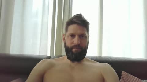 bubblebee1982 online show from February 28, 2025, 9:25 am